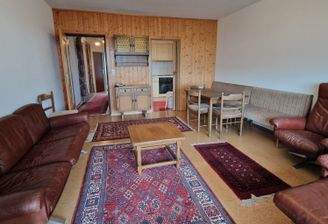 Wohnzimmer mit Küche