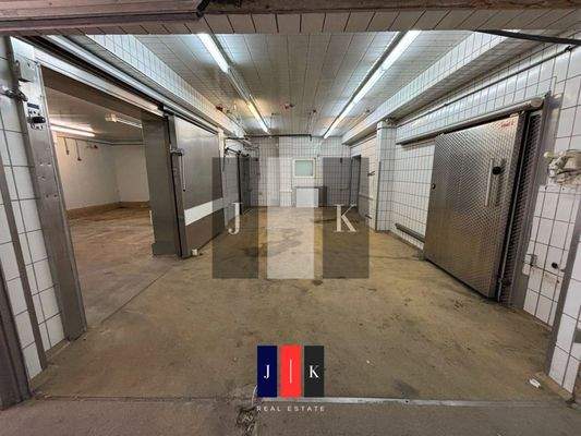 Halle Innenansicht 1