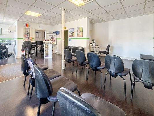 Haus 27_EG_Gewerbeeinheit_Laden