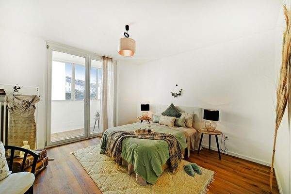 Schlafzimmer mit Loggiazugang