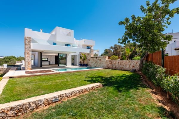 Exklusive Neubau Villa oberhalb des Hafens von Cala d'Or