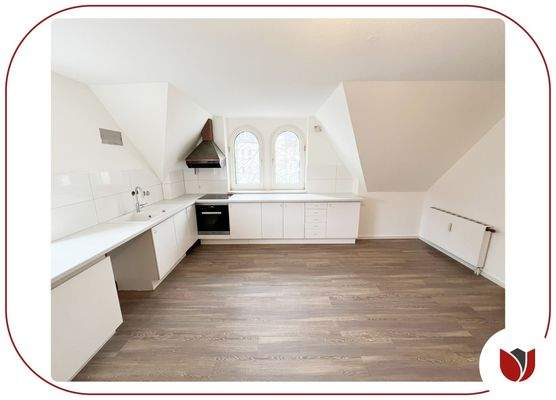 Küche mit Einbauküche - viel Raum zum kreativen Kochen und Backen