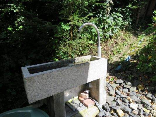 Wassergrand mit eigener Wasserversorgung 