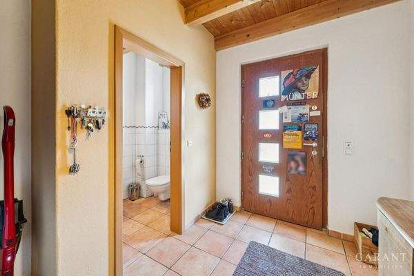 Eingangsbereich mit Gäste - WC 