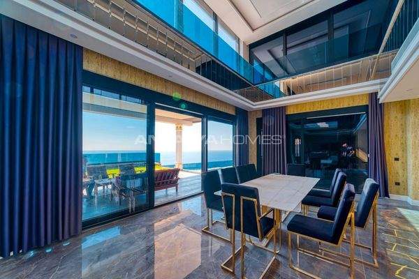 Manor House with Private Pool Near Beach in Kargicak Alanya