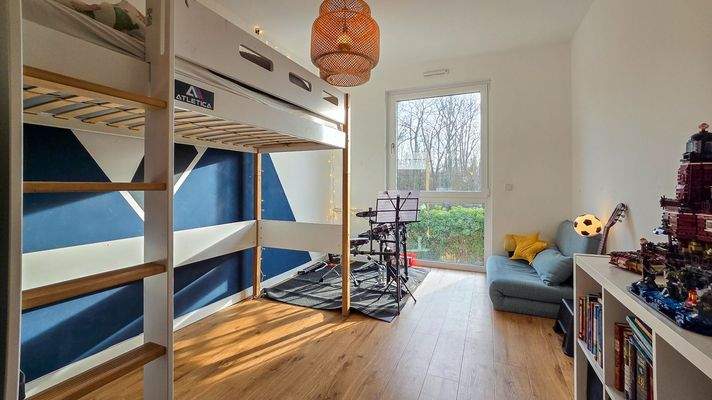 OG: Helles Kinderzimmer