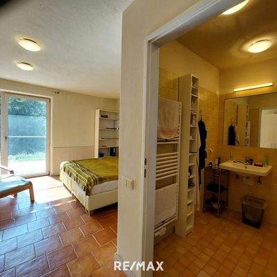 Zimmer 1 mit Badezimmer