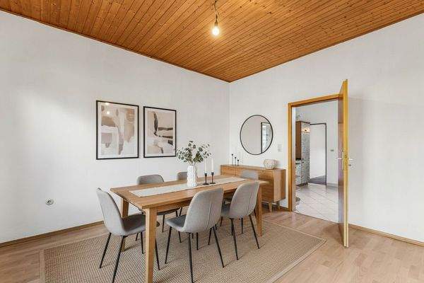 Esszimmer (Einrichtungsbeispiel) im Erdgeschoss