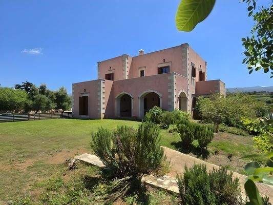 Traditionelle Steinvilla bei Plevriana auf Kreta m