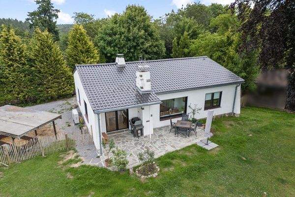 Grundstücks- und Hausansicht