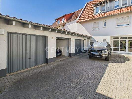 Garagen und Stellplätze