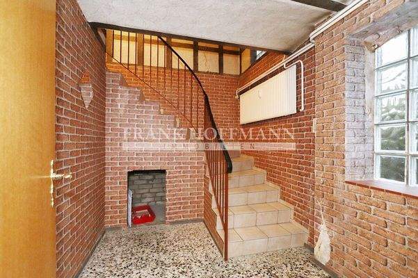 V10650 Haus Nr. 50 Hintereingang - EG Treppenhaus 1.2