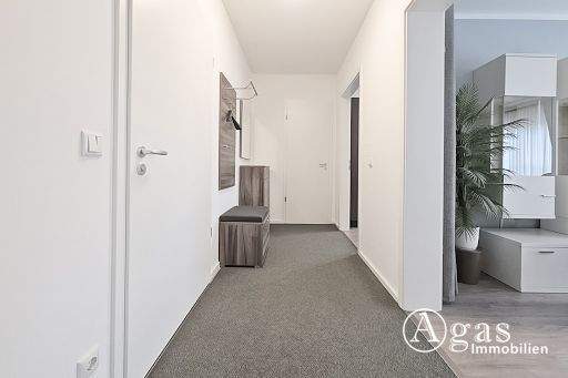 Flur mit Abstellkammer