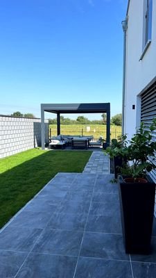 Westterrasse mit Pergola.JPG