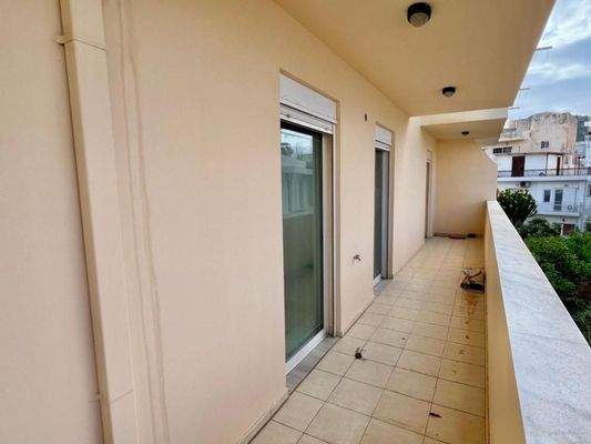 Kreta, Agios Nikolaos: Erdgeschosswohnung in Zentrumsnähe zu verkaufen