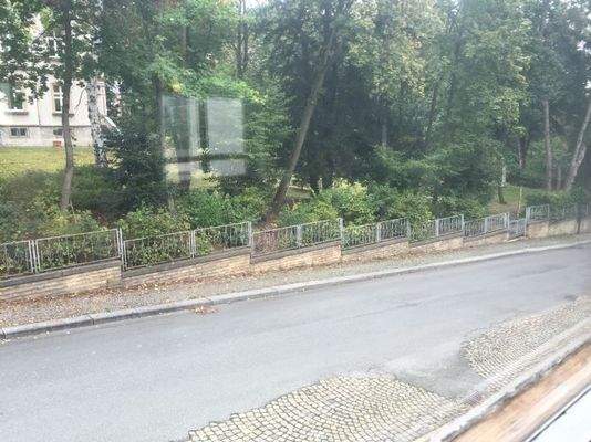 Fensterblick zur Falkensteiner Str.