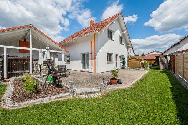 Einfamilienhaus mit Garten