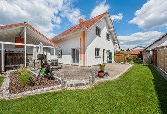 Einfamilienhaus mit Garten