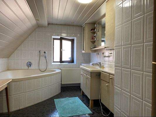 zweites Badezimmer DG