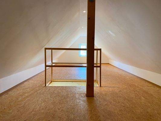 Spitzboden ausgebaut und wärmegedämmt