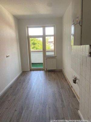 Küche mit Zugang Balkon