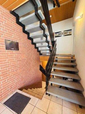 Treppenaufgang in die 1. OG-Ebene