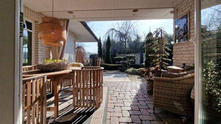 V1573 von der Küche gleich auf die Terrasse