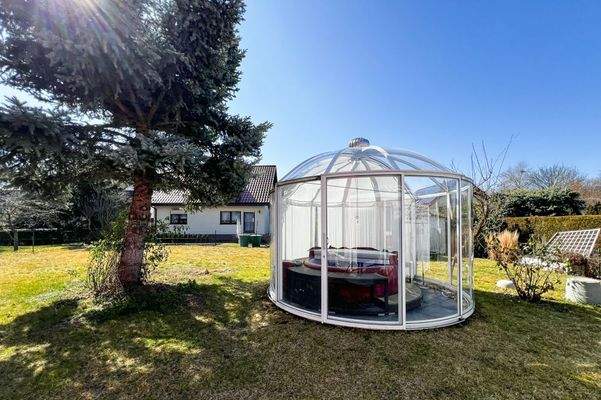 Traumgarten mit Whirlpool