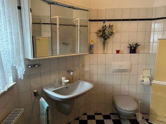 Bad Kind / Büro / Gäste