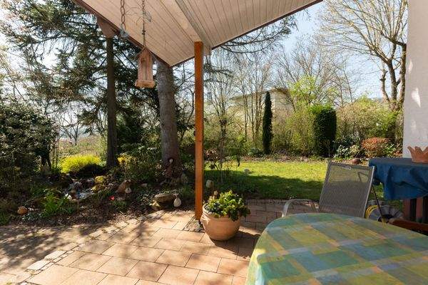 Terrasse mit Blick vom Esszimmer