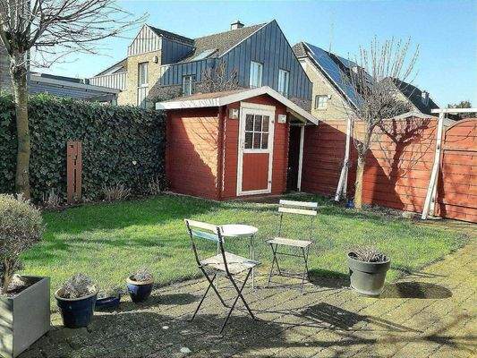 Garten mit Gartenhaus