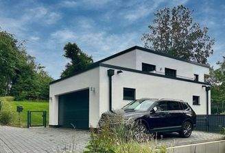 Garage und Stellplatz