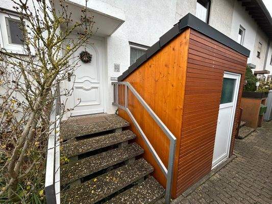 Eingang & Fahrradschuppen