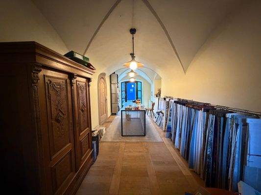 Ausstellraum EG 2.jpg