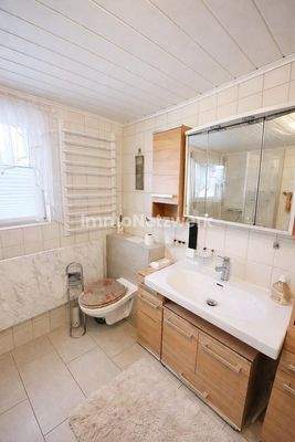 Badezimmer 1 Ansicht