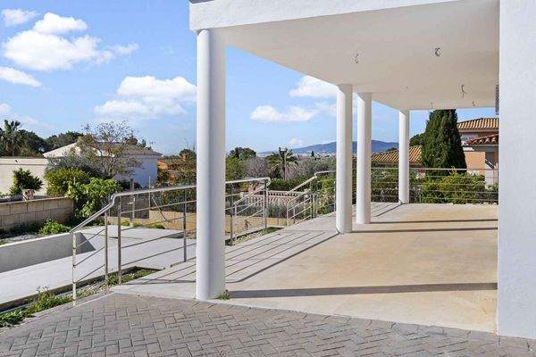 Überdachte Terrasse