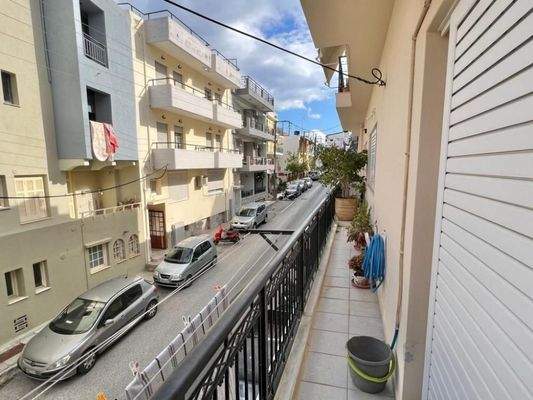 Kreta, Agios Nikolaos: Stadtwohnung mit Meerblick zu verkaufen