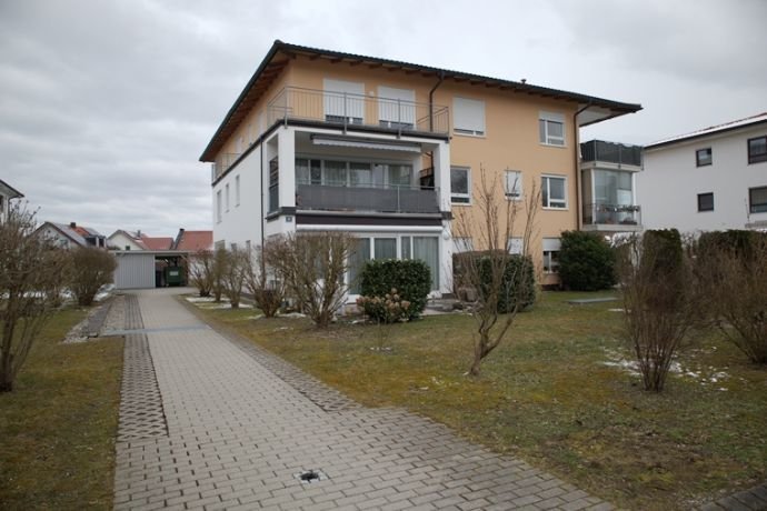 schöne 2 Zimmer Wohnung Erdgeschoß mit Terrasse und Gartenanteil - PROVISIONSFREI FÜR KÄUFER -  kleine Wohnanlage nur 9 Wohnungen