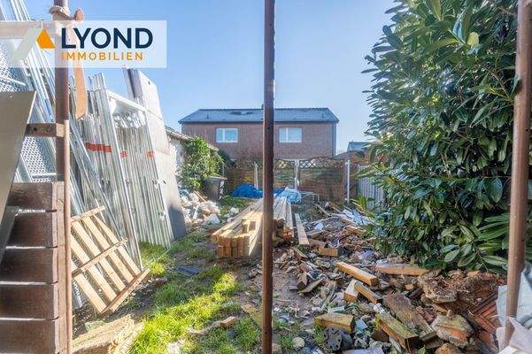 LYD 3492 - 19 Garten