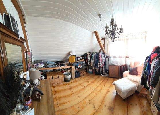 Räumlichkeiten Dachgeschoss 