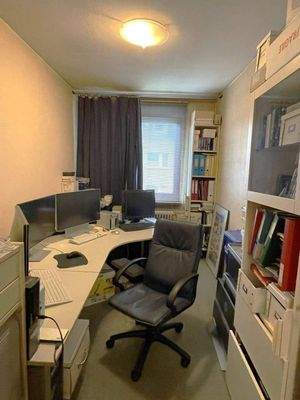VH 2, 2. OG: Arbeitszimmer