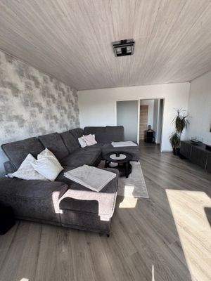 Wohnzimmer Blick zum Flur