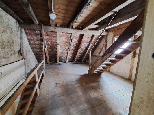 9 Dachstock - Bühne .jpg