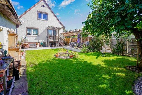 Hausansicht vom Garten