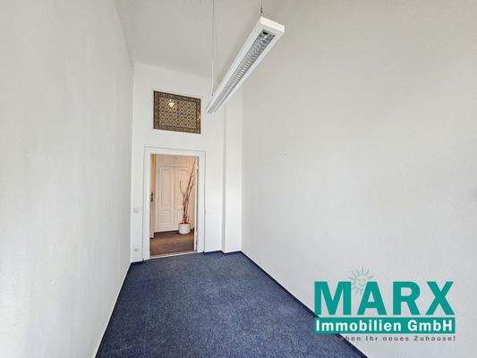 Raum 7.2 mit Blick zum Flur