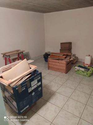 Großer Keller unter Wohnzimmer