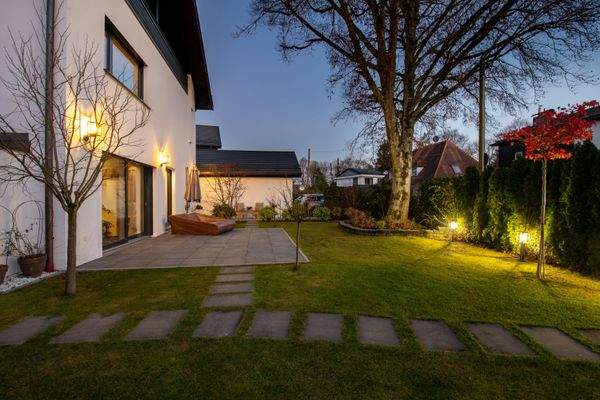 Gartenidylle mit Terrasse