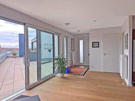 Blick zum Eingangsbereich.jpg