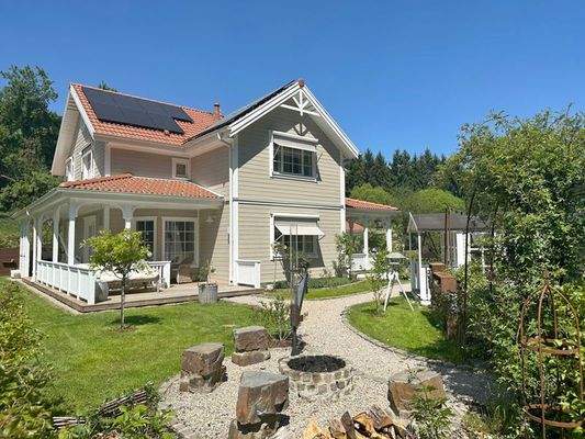 Naturstein-Grillplatz