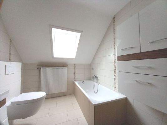 Bad im 1. OG